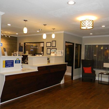 Days Inn By Wyndham Bainbridge Bagian luar foto