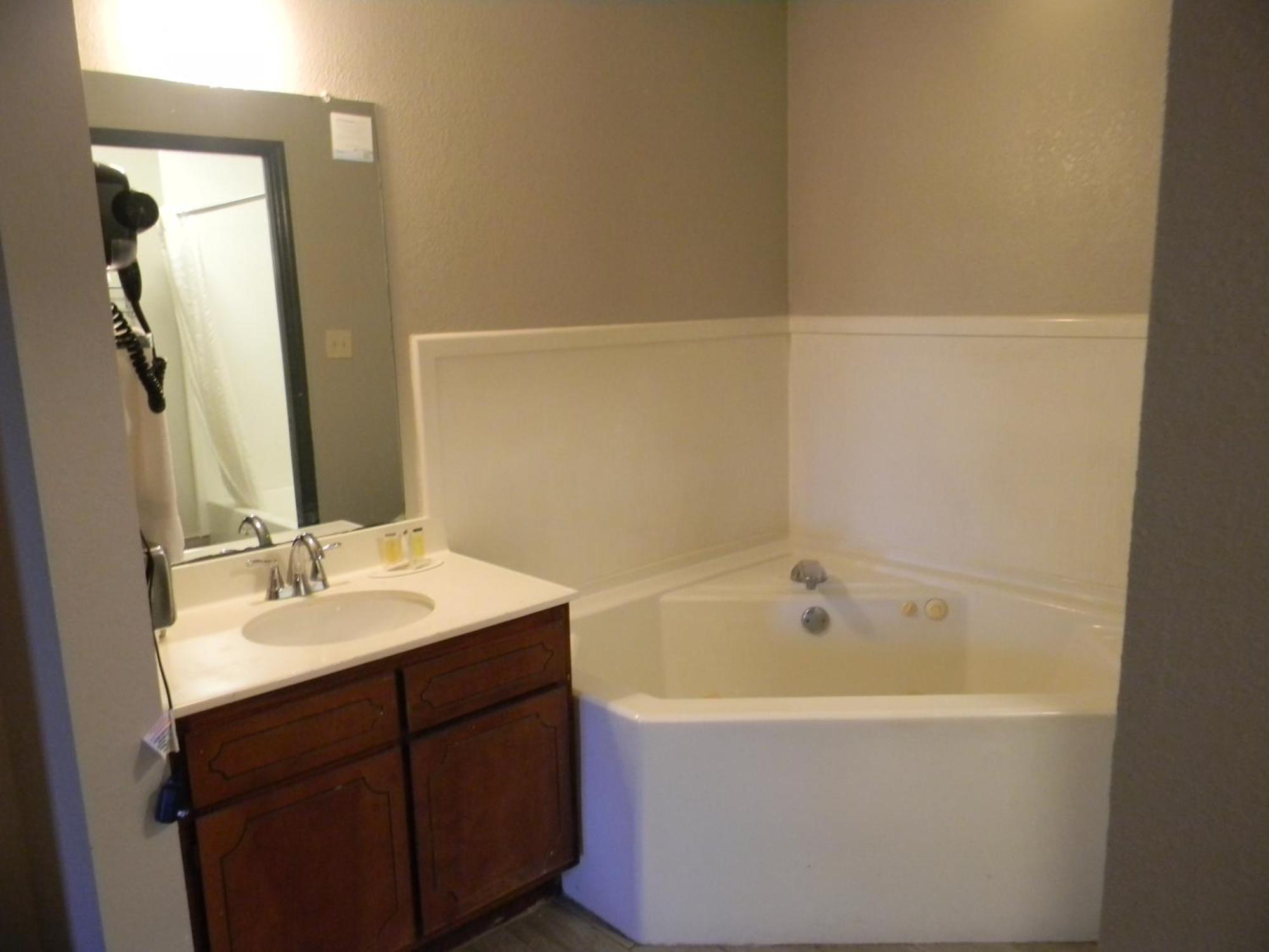 Days Inn By Wyndham Bainbridge Bagian luar foto
