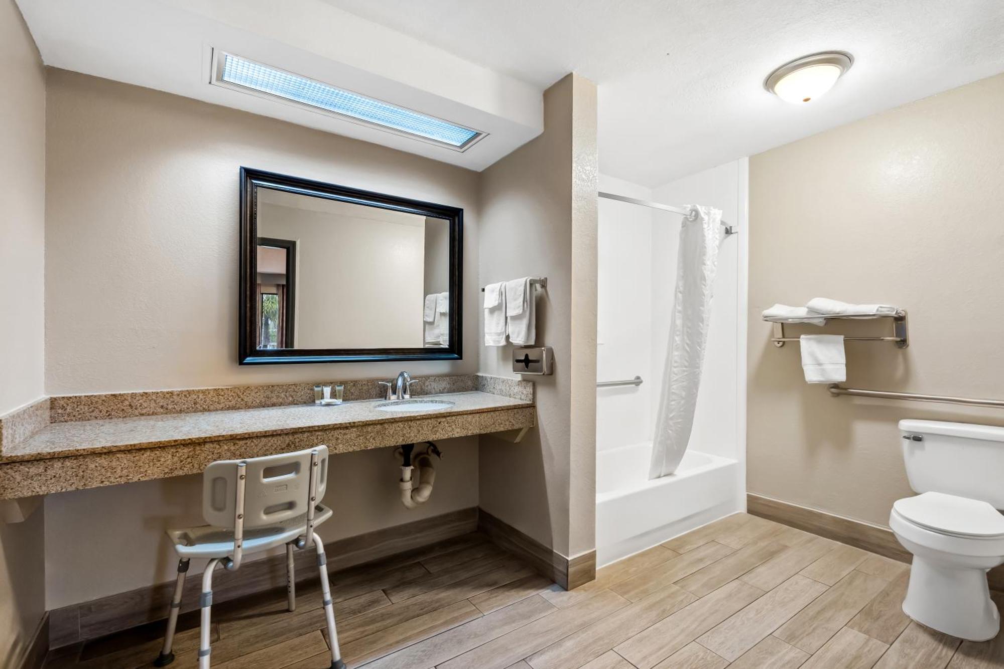 Days Inn By Wyndham Bainbridge Bagian luar foto